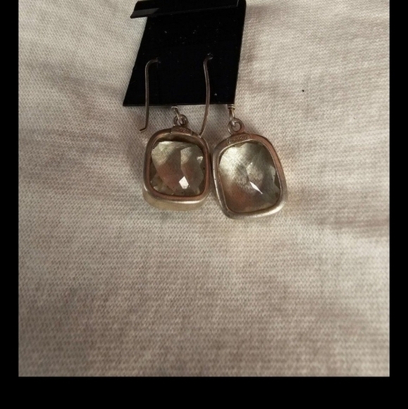 Vintage pair of sterling silver and green‎ amethyst earrings - Picture 5 of 7